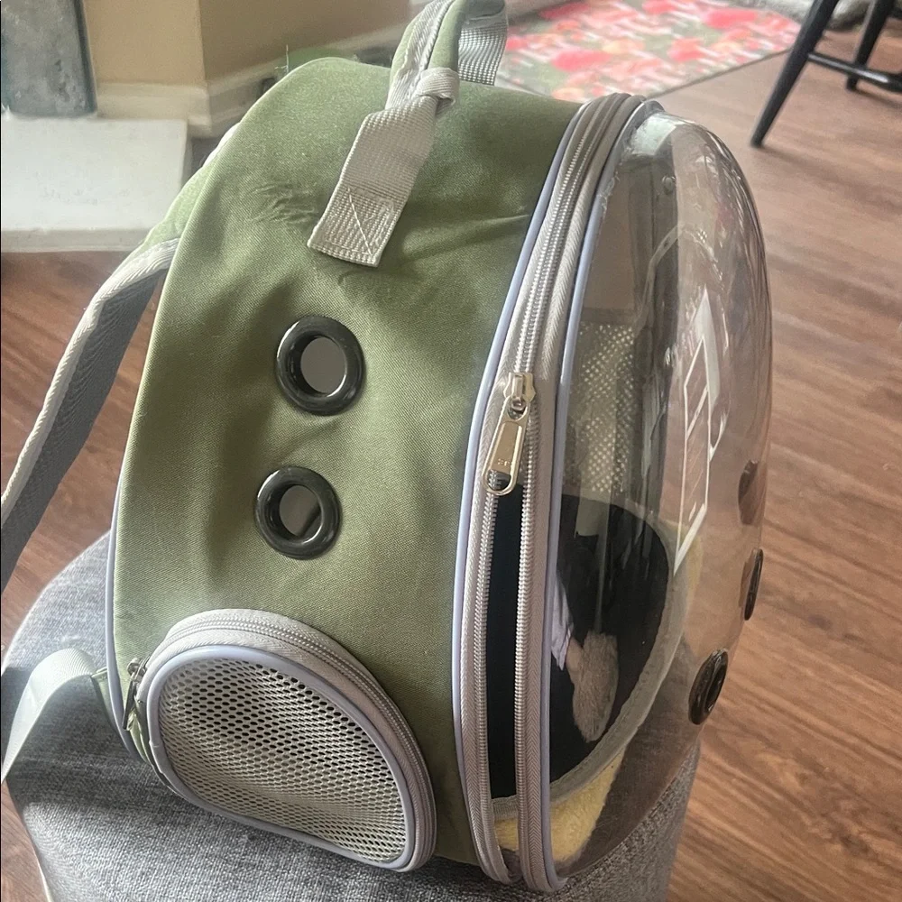 Green Bubble Pet Carrier Backpack with Clear Dome